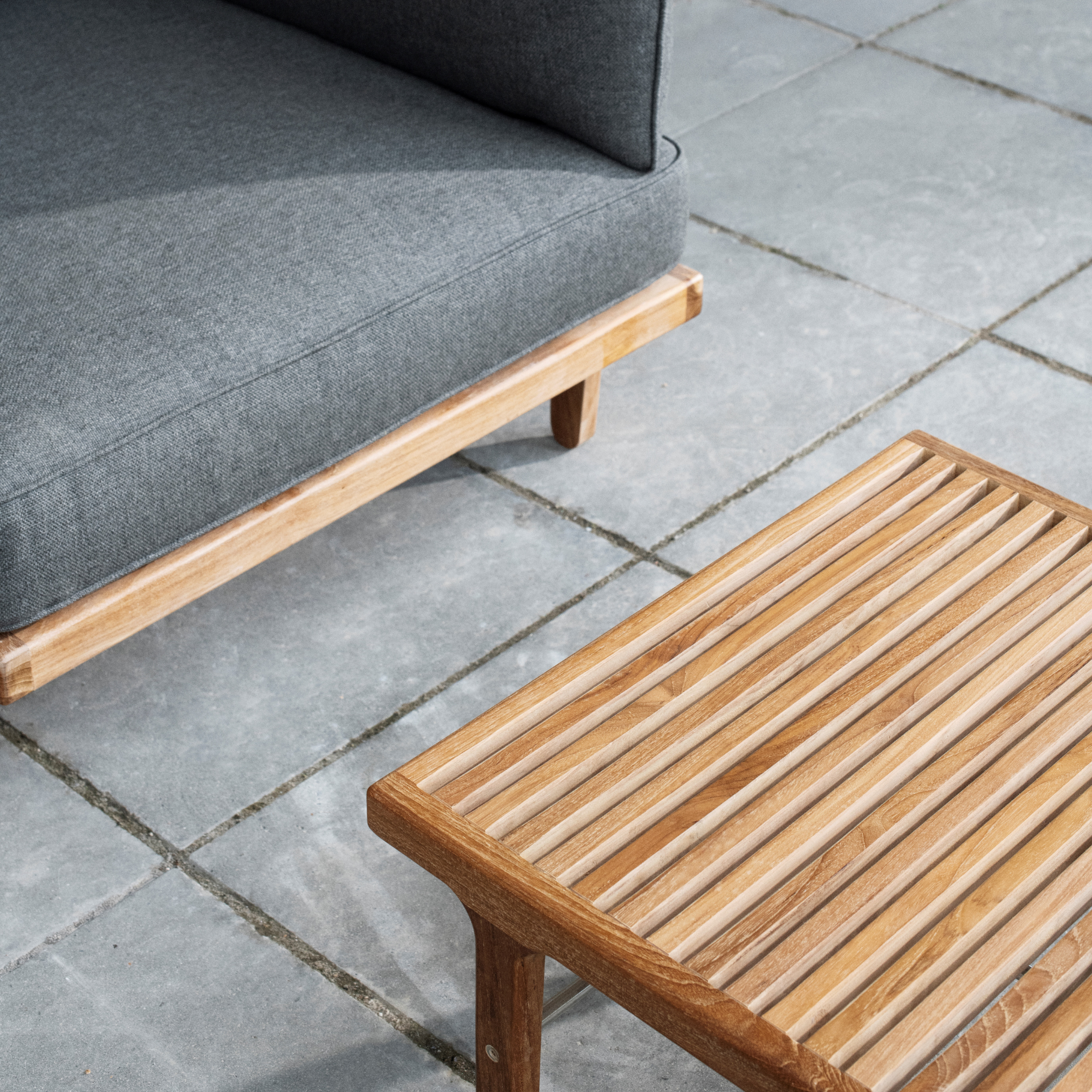 Outdoor Rib Lounge Table Small Square